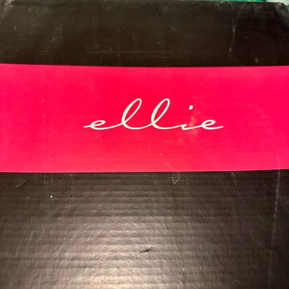 Worn once to the Playboy Mansion Halloween party in 2006. From Trashy Lingerie - Picture 4 of 8